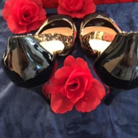 NIB! GUESS BLACK MULTI FABRIC FLORAL HEEL SIZE 6.5 - Picture 5 of 7